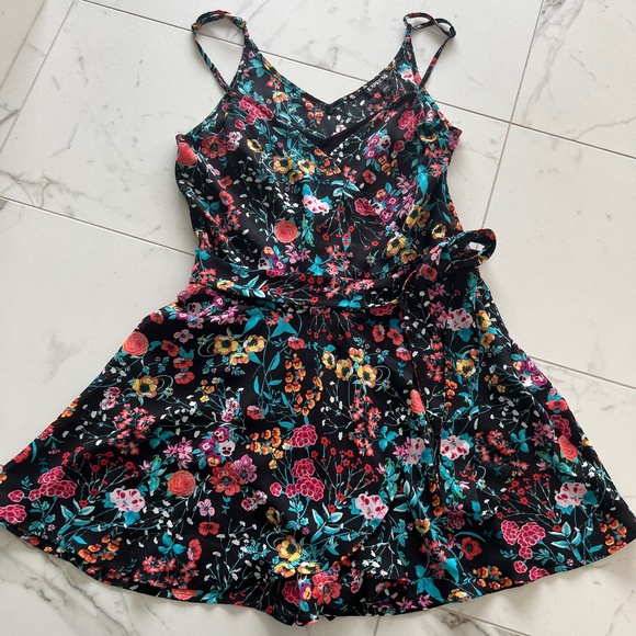 Romper - Picture 1 of 3